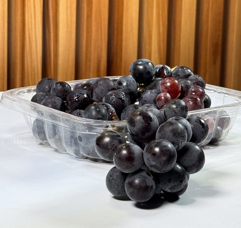 Bandeja 3-1.5 transparente con uvas